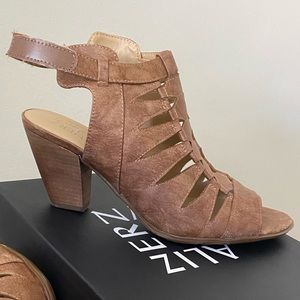 Naturalizer TALAN Sandal Tan size 11m